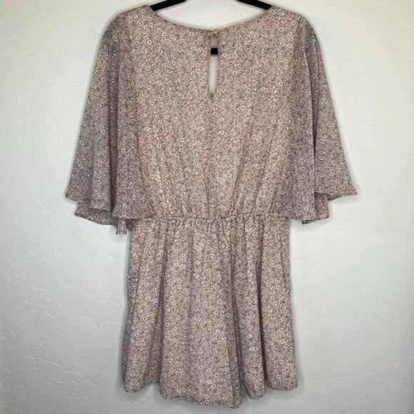 Charming Charlie Pink Wide Sleeve Romper Small - Picture 10 of 11